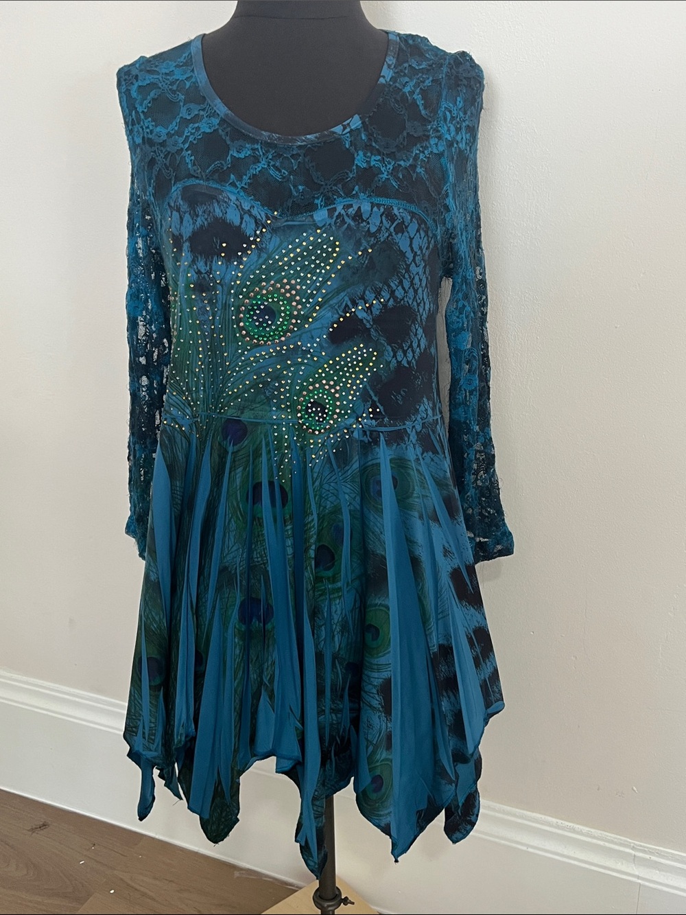 Teal Peacock Print Lace-Overlay Handkerchief Hem Tunic